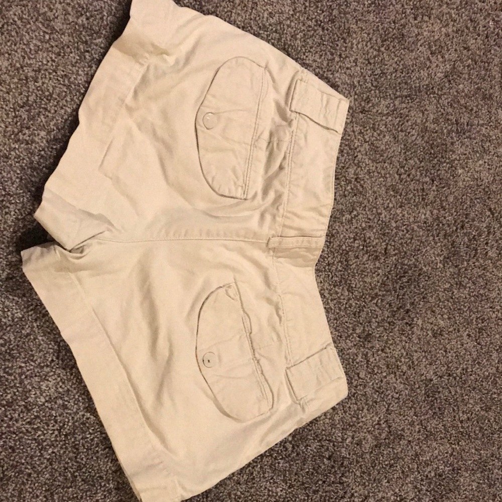 tan american eagle shorts